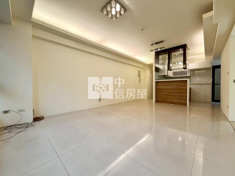 百達翡翠朝南大兩房露臺戶+車位房屋室內格局與周邊環境