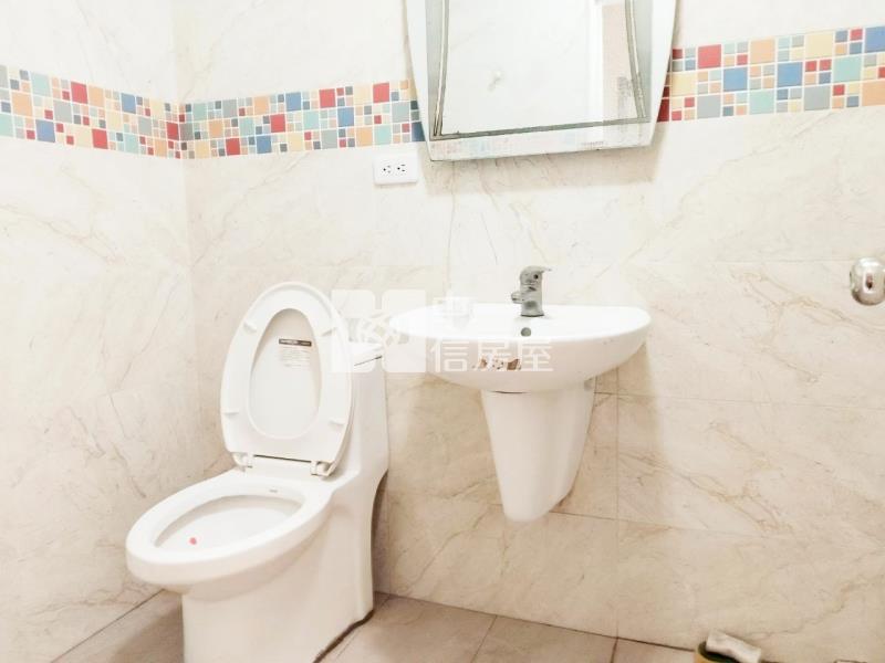 竹南前庭美透天房屋室內格局與周邊環境