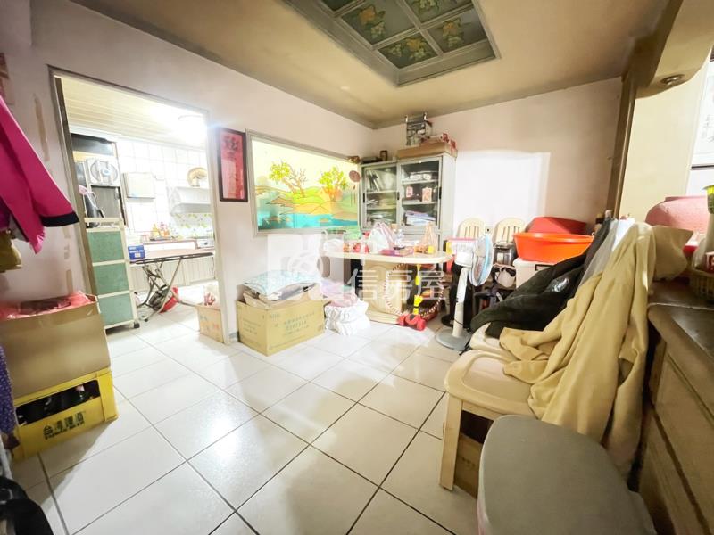 【新世紀】山仔頂麥當勞大面寬透天房屋室內格局與周邊環境