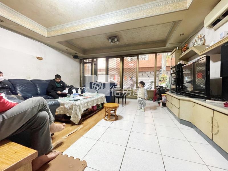 【新世紀】山仔頂麥當勞大面寬透天房屋室內格局與周邊環境