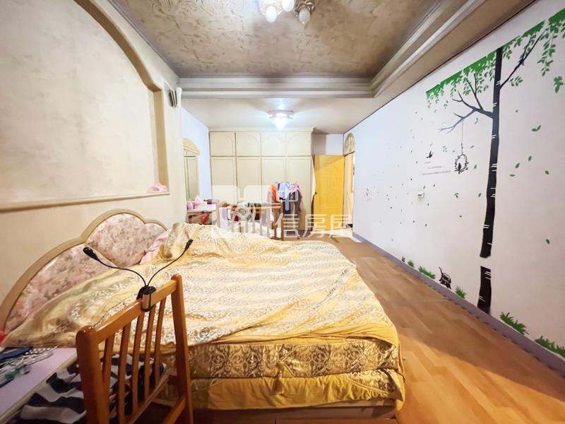 【新世紀】山仔頂麥當勞大面寬透天房屋室內格局與周邊環境