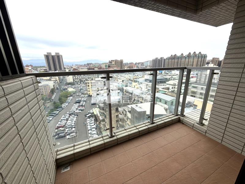 內壢前站商圈景觀裝潢三房+雙車位房屋室內格局與周邊環境