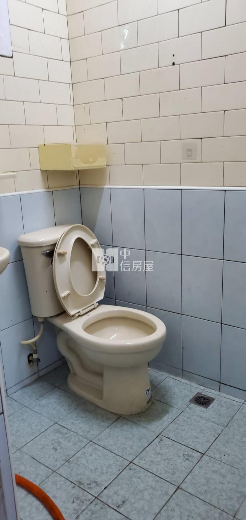 潮州南京路巷弄透天房屋室內格局與周邊環境