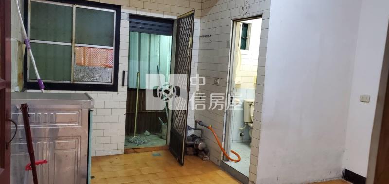 潮州南京路巷弄透天房屋室內格局與周邊環境