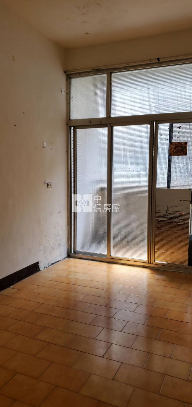 潮州南京路巷弄透天房屋室內格局與周邊環境