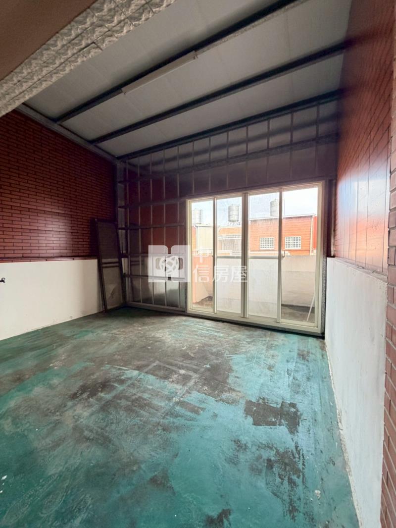 斗六市區旁公園車墅房屋室內格局與周邊環境