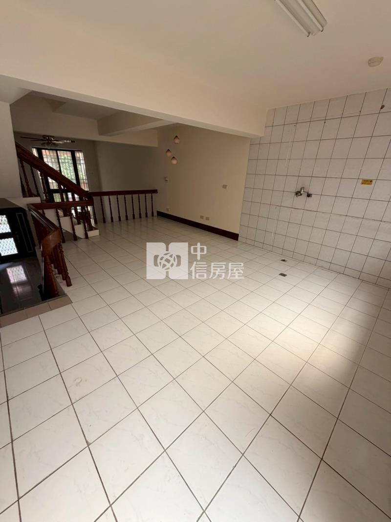 斗六市區旁公園車墅房屋室內格局與周邊環境