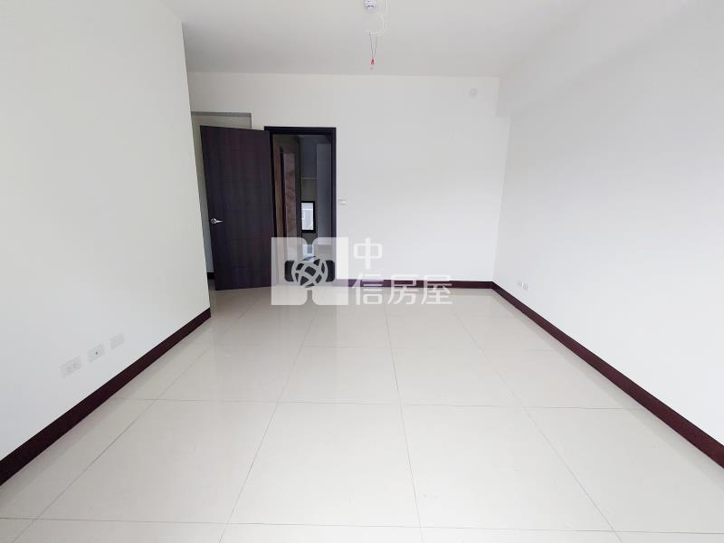 樹孝商圈全新車庫電梯別墅房屋室內格局與周邊環境