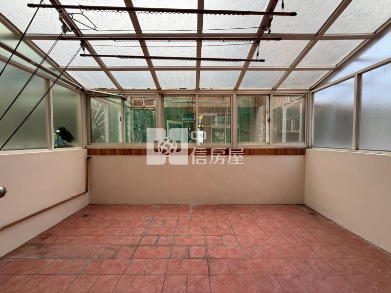 體育園區花園別墅房屋室內格局與周邊環境