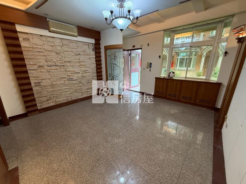 體育園區花園別墅房屋室內格局與周邊環境