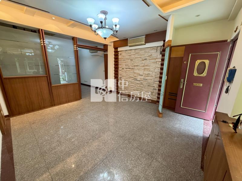 體育園區花園別墅房屋室內格局與周邊環境