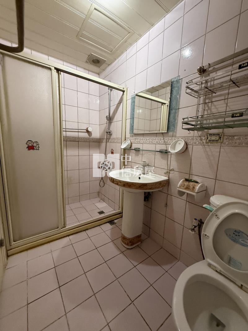 體育園區花園別墅房屋室內格局與周邊環境