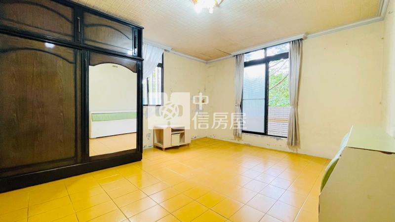 市區公寓2樓邊間三房超低公設房屋室內格局與周邊環境