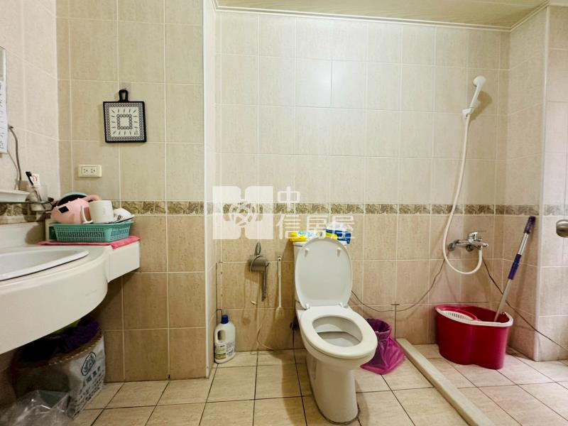 11期雙併店墅-企業總部房屋室內格局與周邊環境