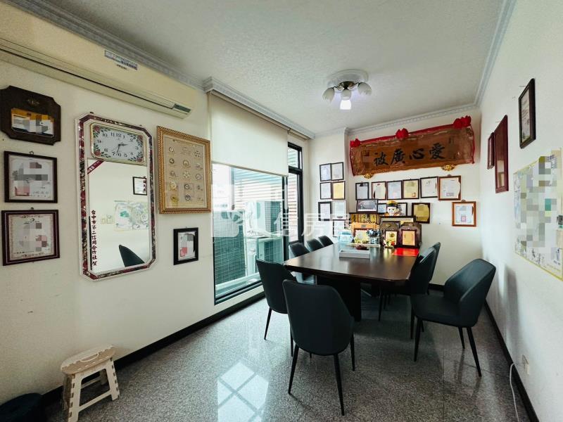 11期雙併店墅-企業總部房屋室內格局與周邊環境