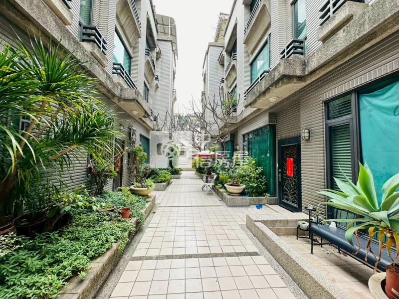 11期雙併店墅-企業總部房屋室內格局與周邊環境