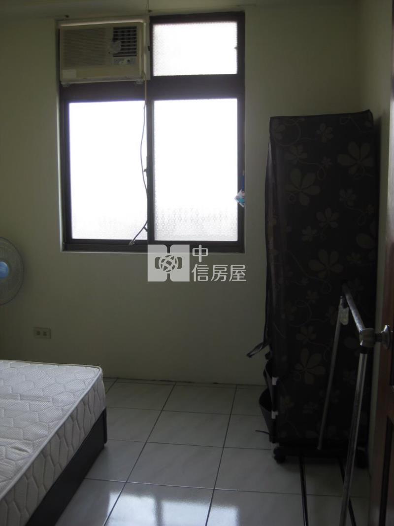 專任-臨忠孝路新貴華夏正神路三房6+7樓房屋室內格局與周邊環境