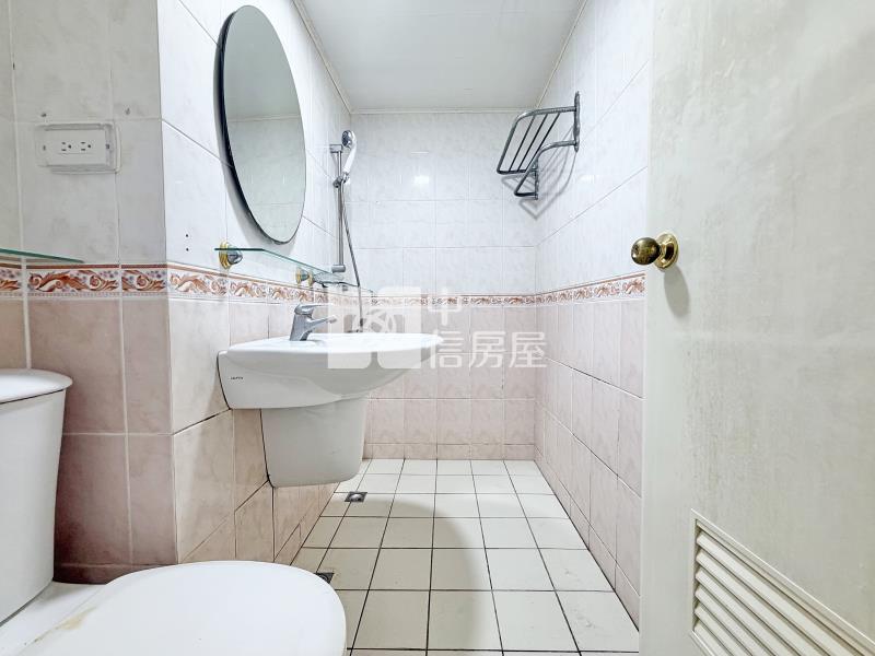 惠文國小次頂樓3房平車房屋室內格局與周邊環境