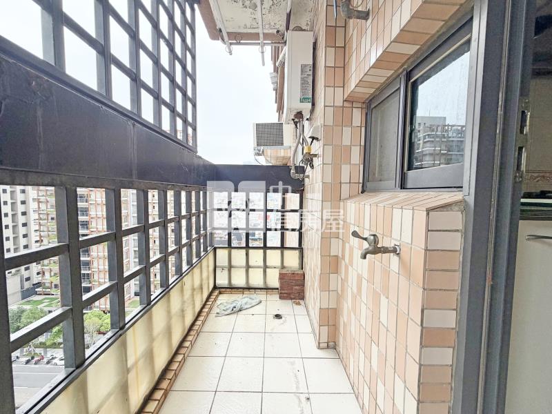 惠文國小次頂樓3房平車房屋室內格局與周邊環境