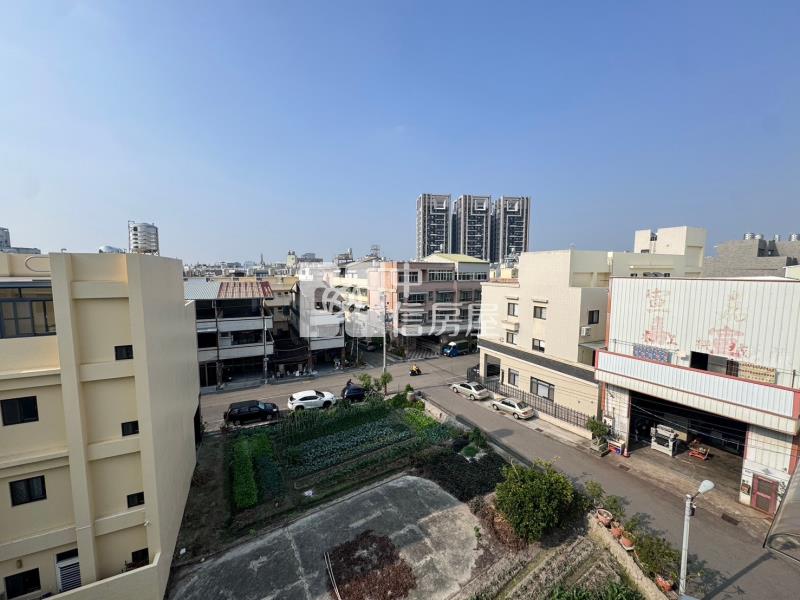 大雅｜上楓國小｜車庫美別墅房屋室內格局與周邊環境