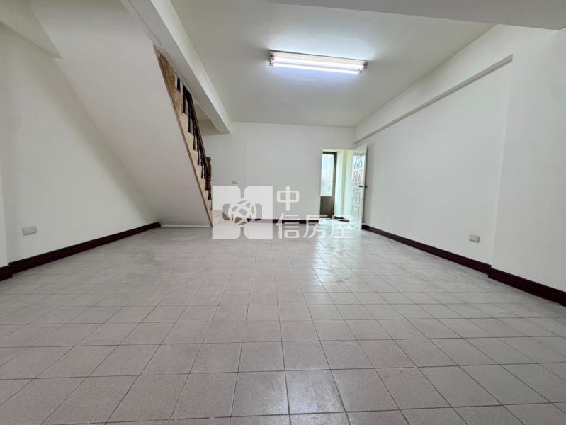 大雅｜上楓國小｜車庫美別墅房屋室內格局與周邊環境