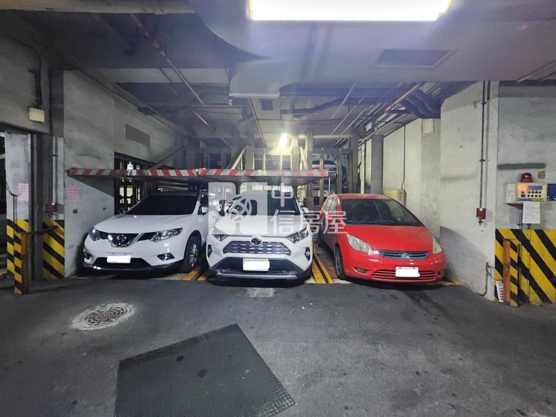 楠梓亞太新紀元大樓車位出售*專約*房屋室內格局與周邊環境
