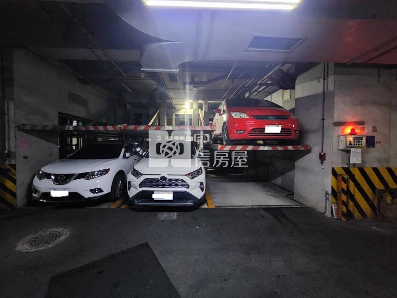 楠梓亞太新紀元大樓車位出售*專約*房屋室內格局與周邊環境