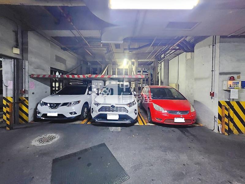 楠梓亞太新紀元大樓車位出售*專約*房屋室內格局與周邊環境