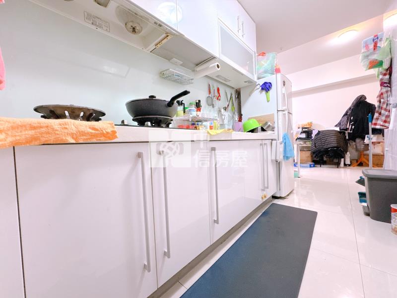 幸福公園大露臺美兩房車房屋室內格局與周邊環境