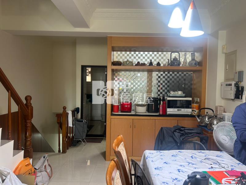 環中商圈透天金店面房屋室內格局與周邊環境