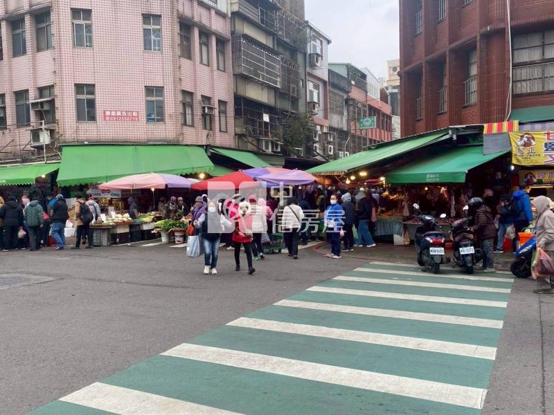 正商業區新明市場金店面房屋室內格局與周邊環境