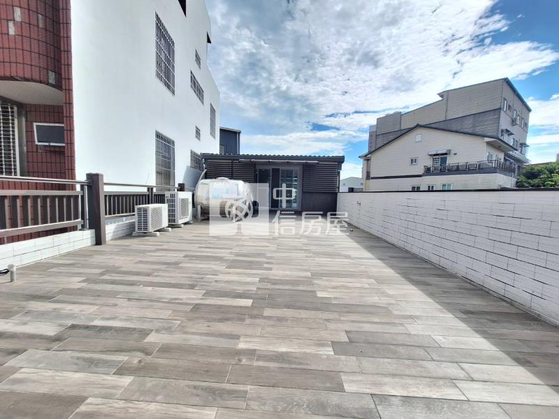 歸仁國小雙面路店面透天房屋室內格局與周邊環境