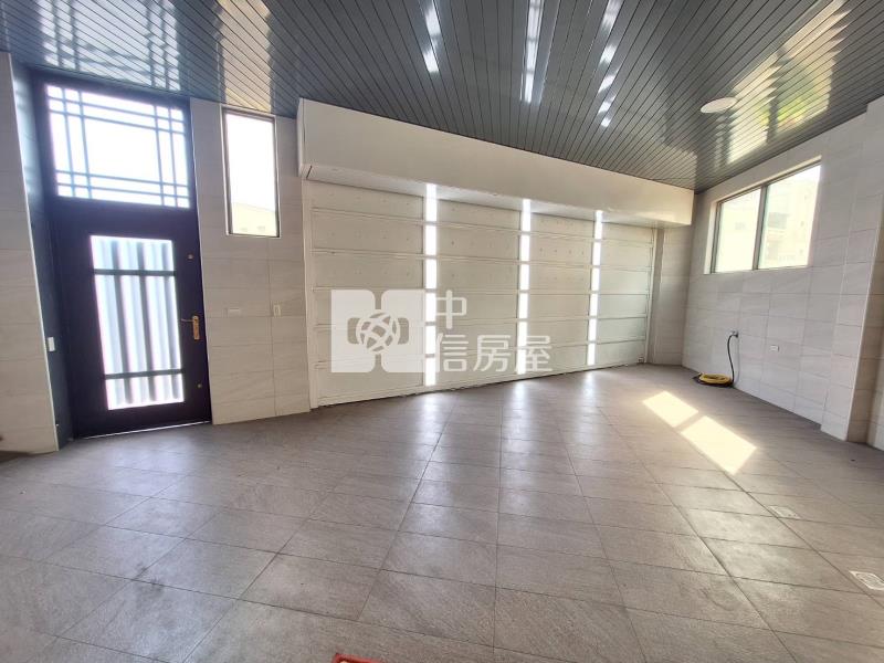 歸仁國小雙面路店面透天房屋室內格局與周邊環境