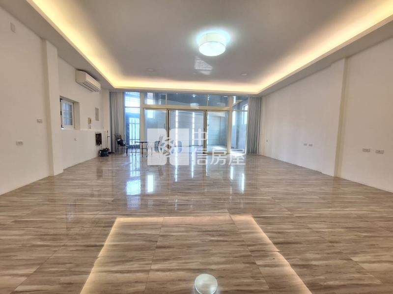 歸仁國小雙面路店面透天房屋室內格局與周邊環境