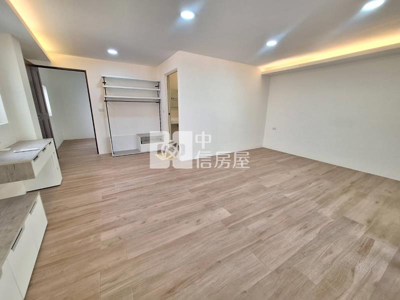 歸仁國小雙面路店面透天房屋室內格局與周邊環境