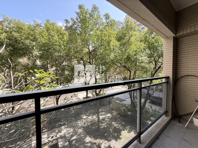 中國醫|大城三月花見|大兩房車位樹梢戶房屋室內格局與周邊環境