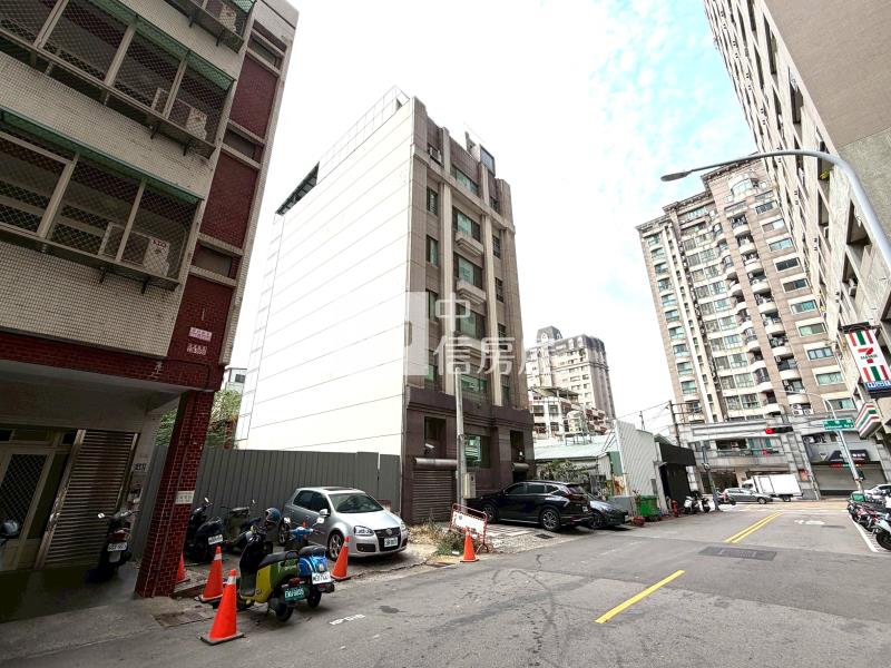 中國醫商圈前後臨路旗艦建地房屋室內格局與周邊環境