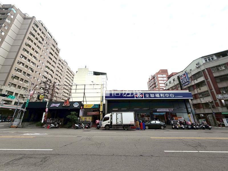 中國醫商圈前後臨路旗艦建地房屋室內格局與周邊環境