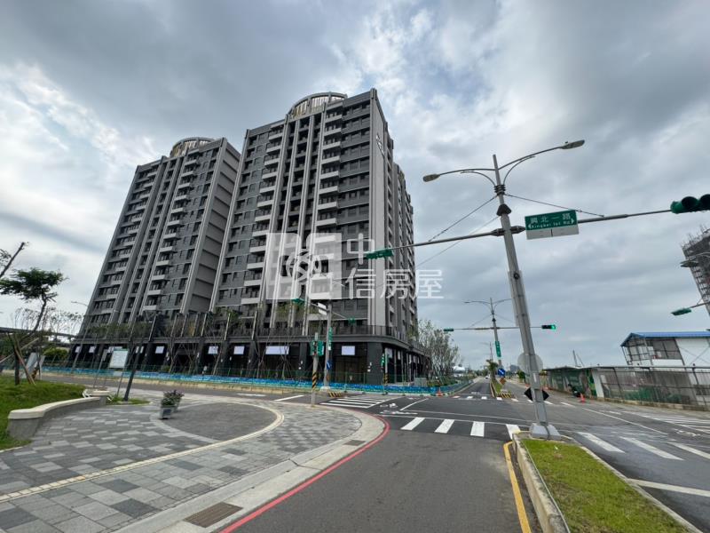 興南重劃區【A20綻】雙衛浴開窗三房車房屋室內格局與周邊環境