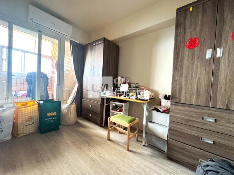 南區中興大學旁精美樓中樓有租車位房屋室內格局與周邊環境