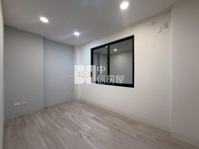 潮州鬧區整新車庫透天房屋室內格局與周邊環境