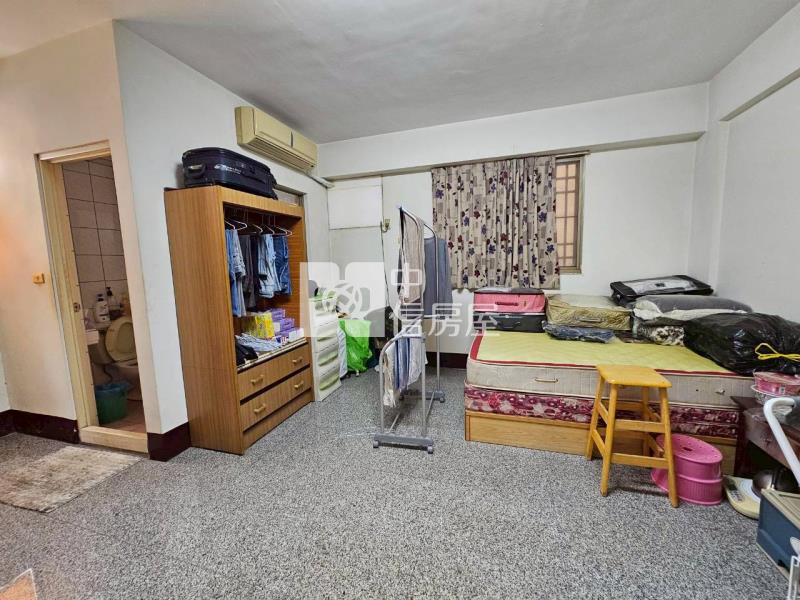 世賢圖書館大店面房屋室內格局與周邊環境