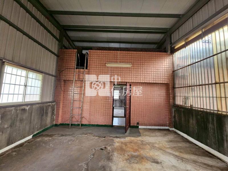 世賢圖書館大店面房屋室內格局與周邊環境