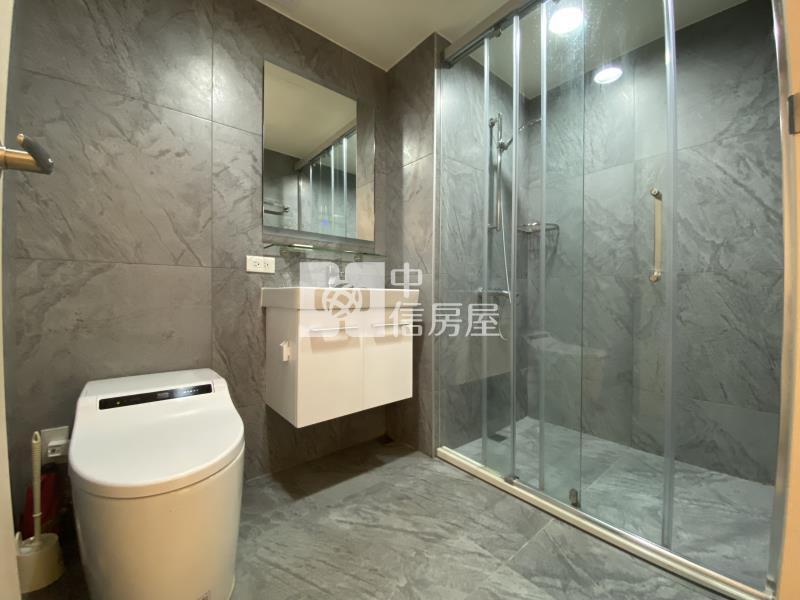 青埔A18站前新銳裝潢商辦車房屋室內格局與周邊環境