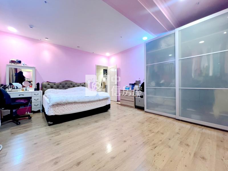 荷蘭村高樓層四房雙平車房屋室內格局與周邊環境