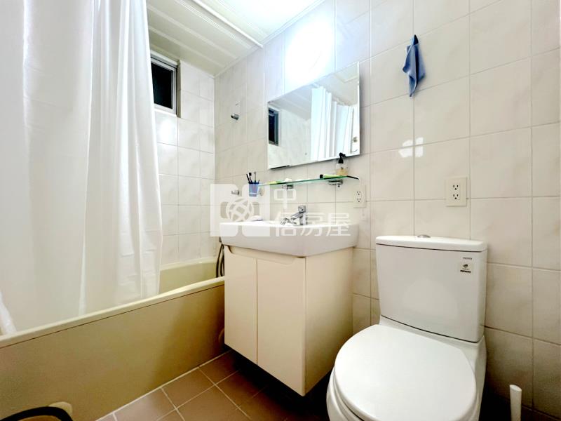 荷蘭村高樓層四房雙平車房屋室內格局與周邊環境