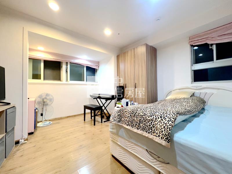 荷蘭村高樓層四房雙平車房屋室內格局與周邊環境