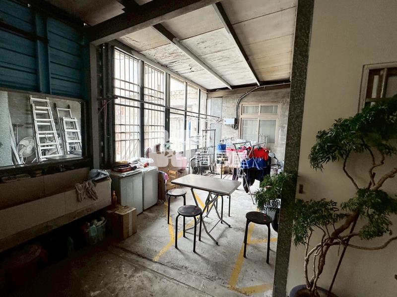 完全學區18間套房房屋室內格局與周邊環境