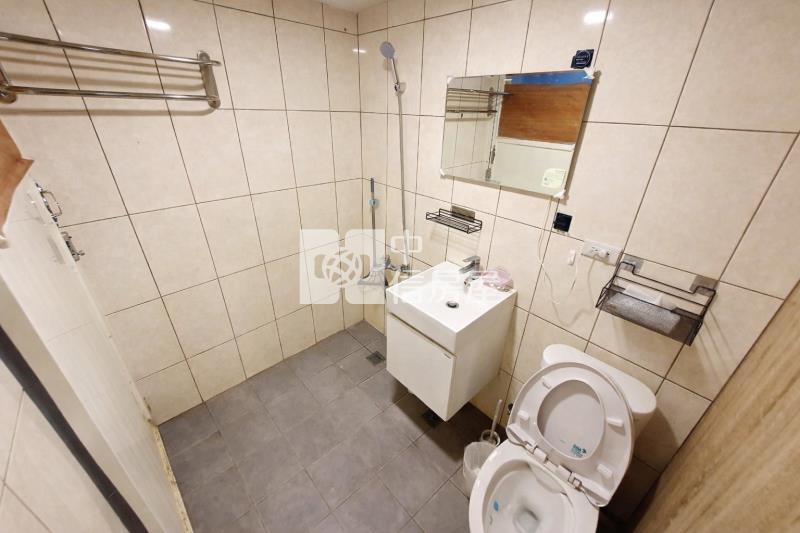 台中火車站|自己有小露臺|夢幻小套房房屋室內格局與周邊環境