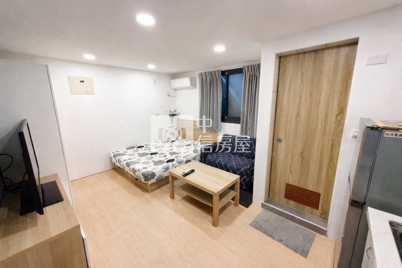 台中火車站|自己有小露臺|夢幻小套房房屋室內格局與周邊環境